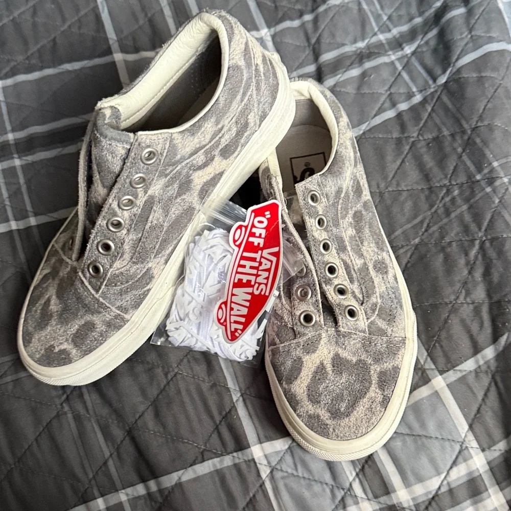 Vans Old Skool Hairy Suede Upper Off The Wall Gray & Cream M3.5 W5.0 NWT